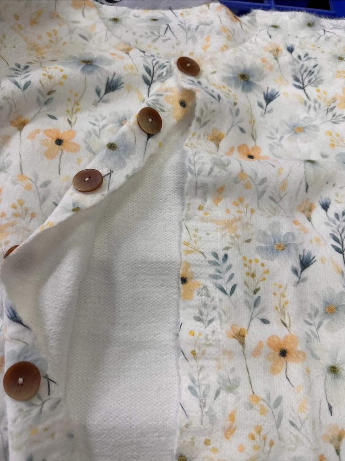 Lora - Lovely Meadows Floral Pattern Printed Buttoned Cardigan Sweater