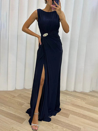 Kara - Timeless Figure-Flattering Split Maxi Dress