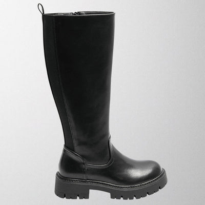 Gwen – Classic black boots