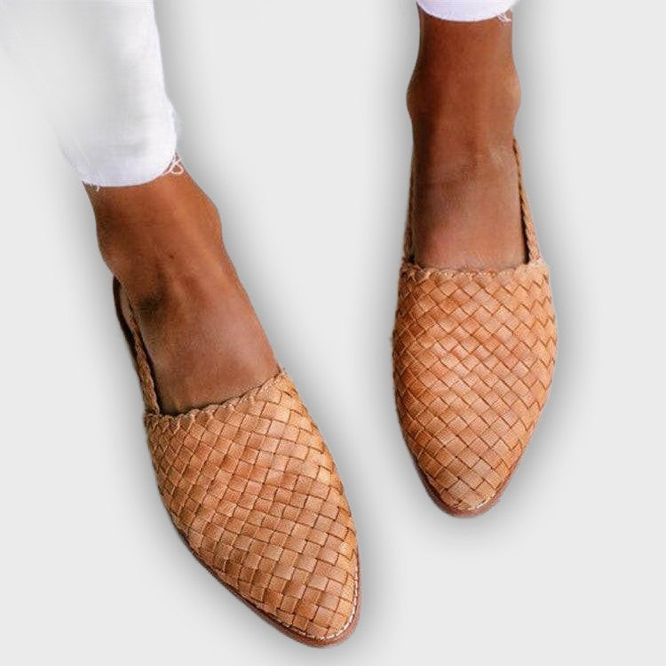 Alice - Timeless Handcrafted Moccasins - Elegant Comfort & Style