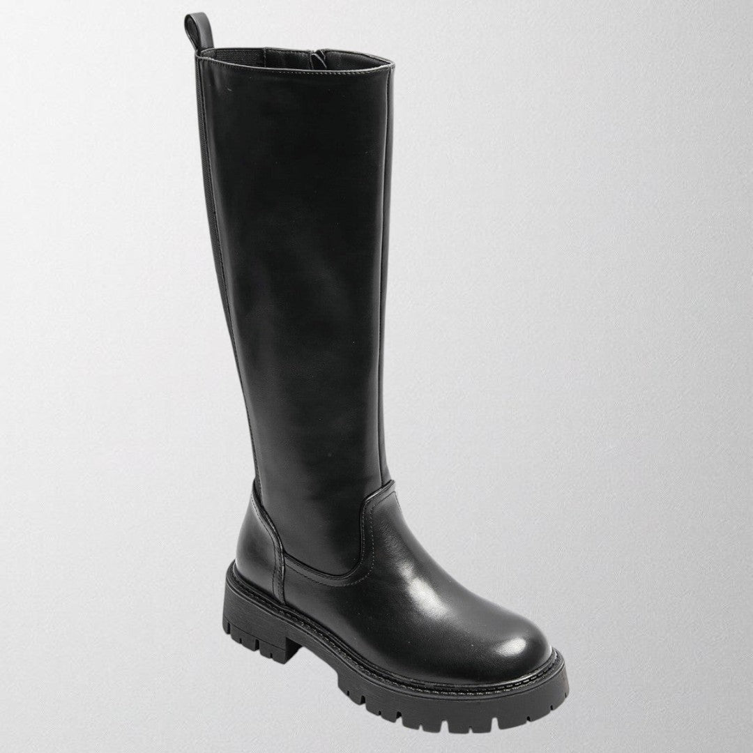 Gwen – Classic black boots