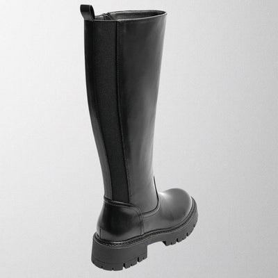 Gwen – Classic black boots