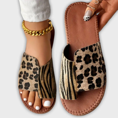 Leonie - Chic Two-Toned Slides with Leopard Print
