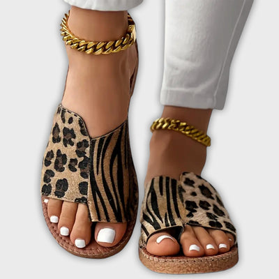 Leonie - Chic Two-Toned Slides with Leopard Print