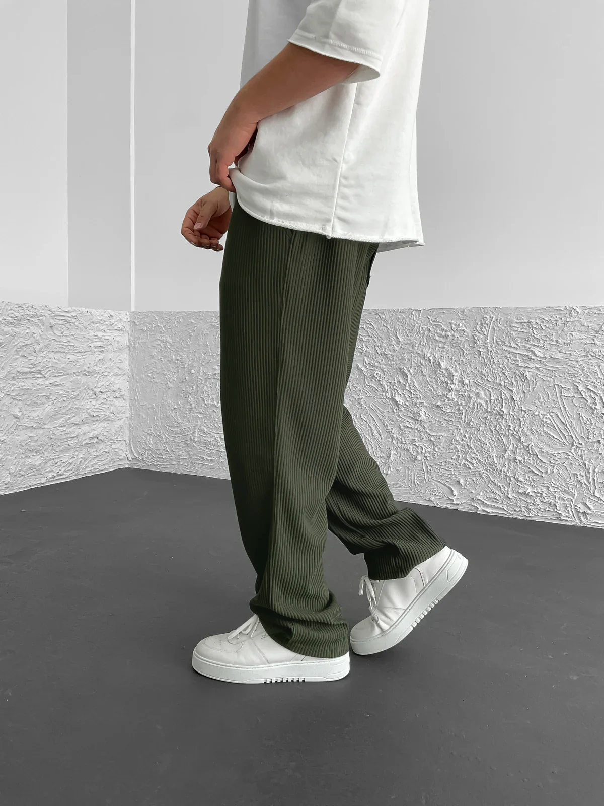 Gary - Ribbed Relaxed Fit Trousers