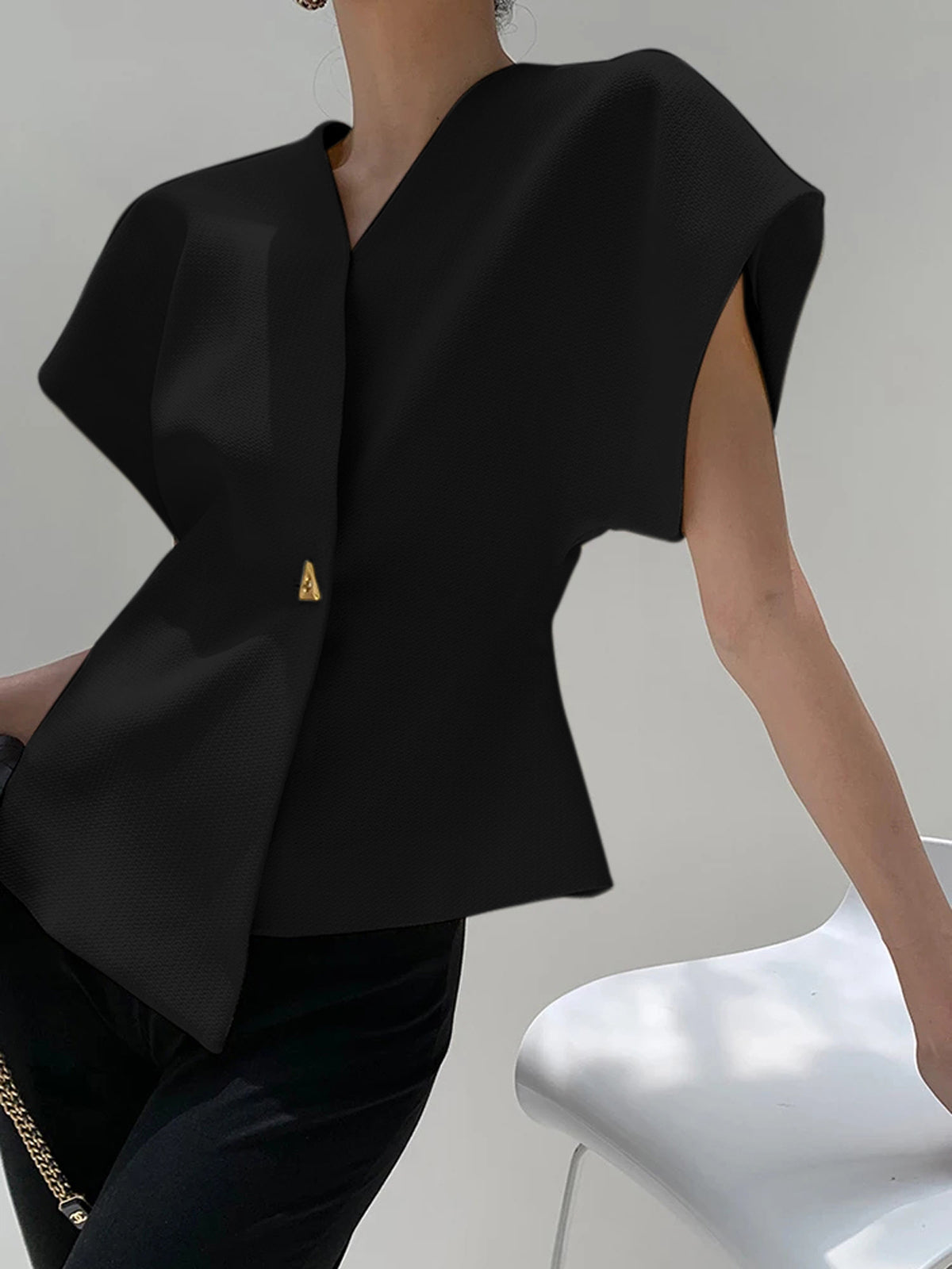 Sorenna - ELEGANT V-NECK BLOUSE WITH BUTTON DETAIL