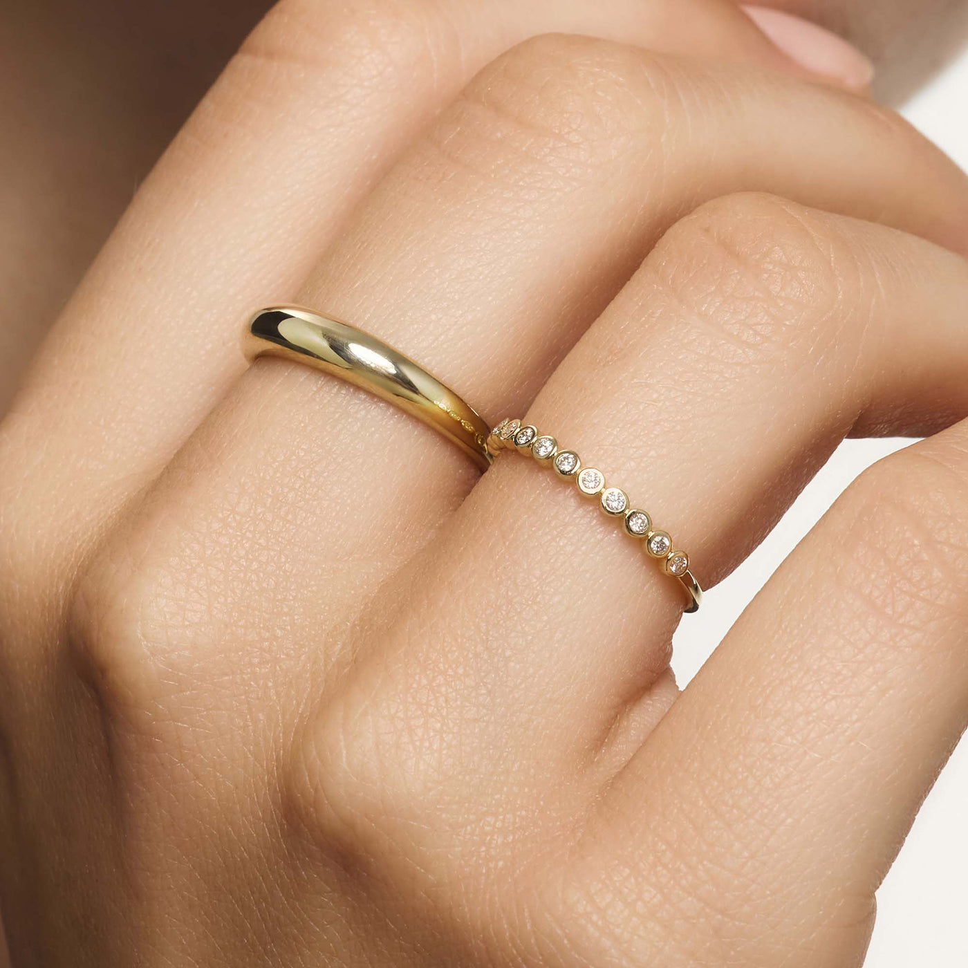 Pearl™ - ELEGANT DIAMOND RING WITH A LUSTROUS PEARL DESIGN