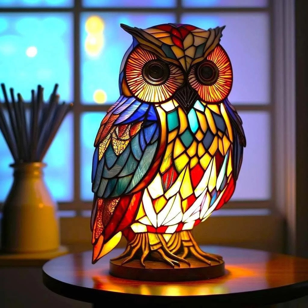 Merlin - Magisk owl lamp in colored glass