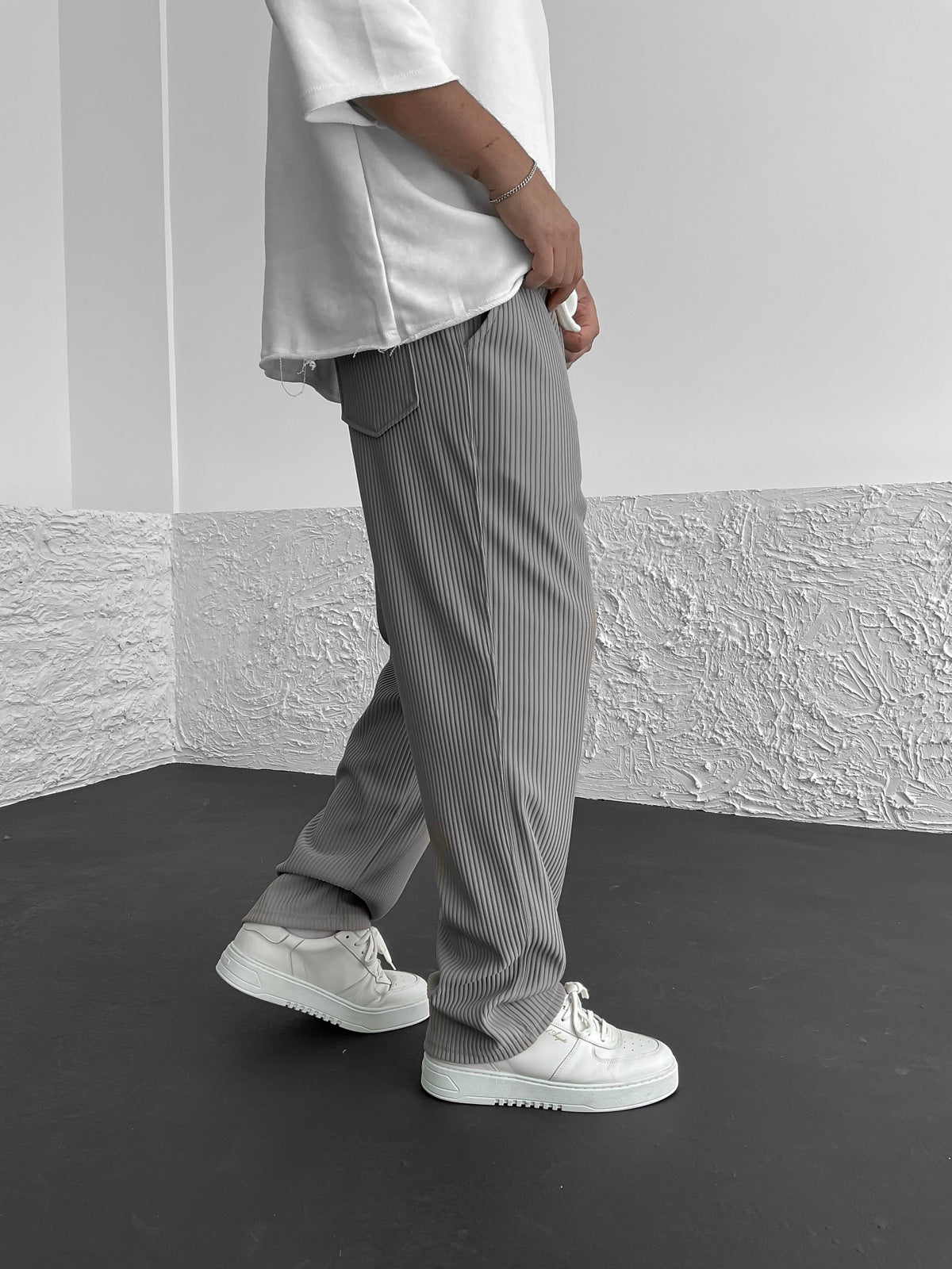 Gary - Ribbed Relaxed Fit Trousers