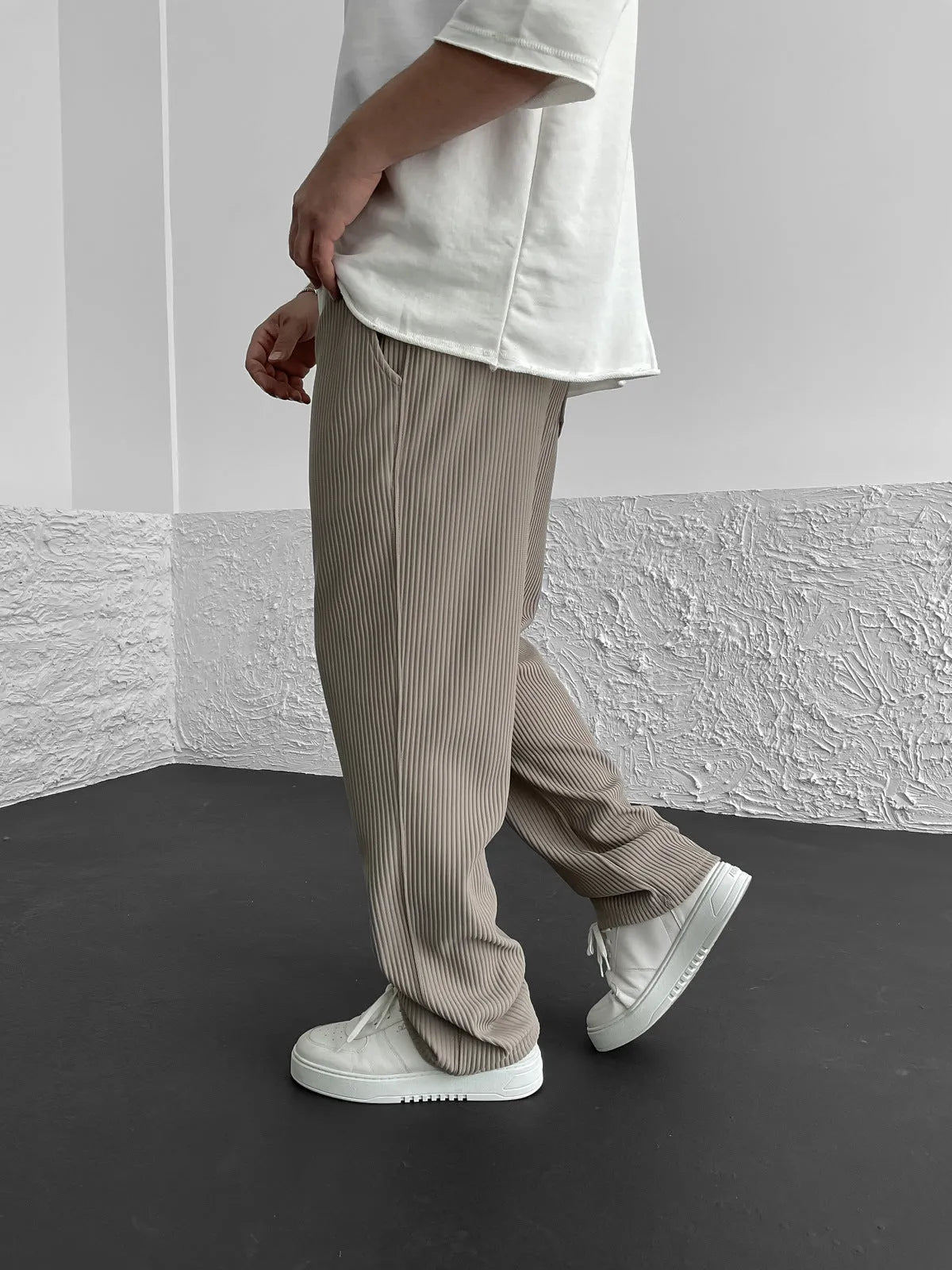 Gary - Ribbed Relaxed Fit Trousers