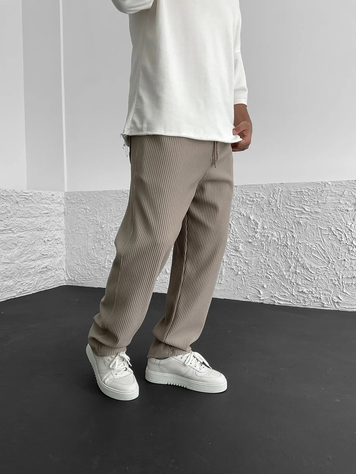 Gary - Ribbed Relaxed Fit Trousers
