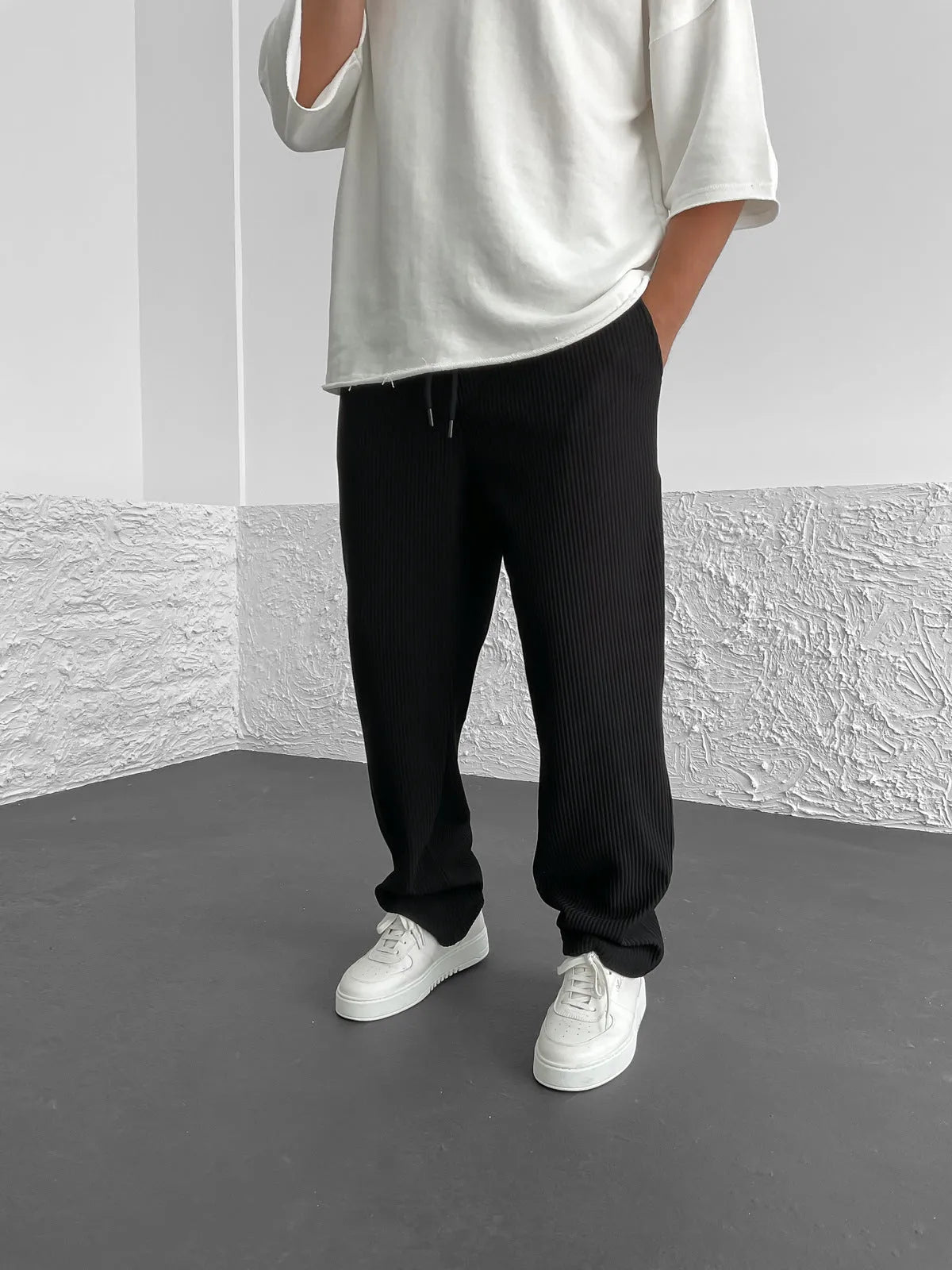 Gary - Ribbed Relaxed Fit Trousers