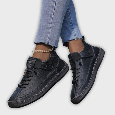 Claire - Classic Chelsea Sneakers