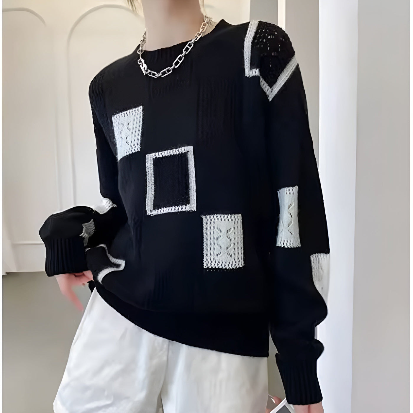 Tayanita - KNITTED SWEATER WITH ELEGANT DESIGN