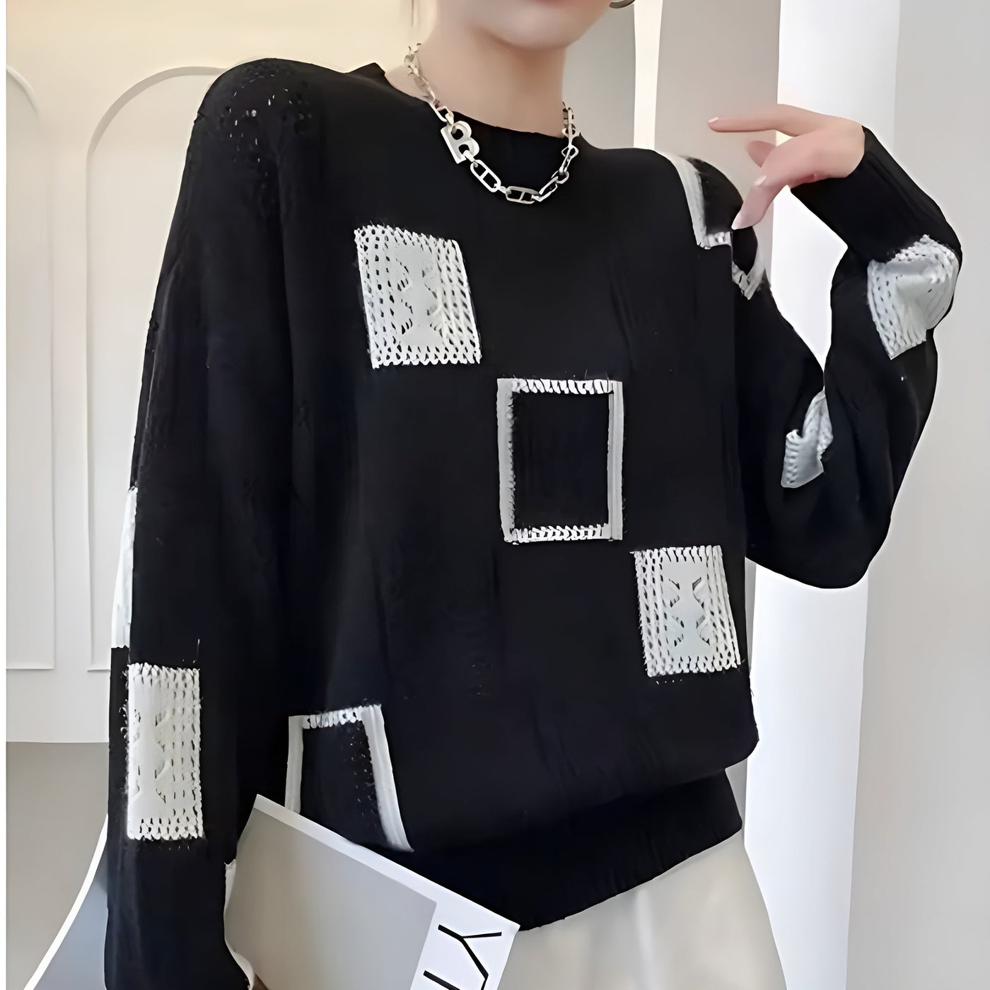 Tayanita - KNITTED SWEATER WITH ELEGANT DESIGN