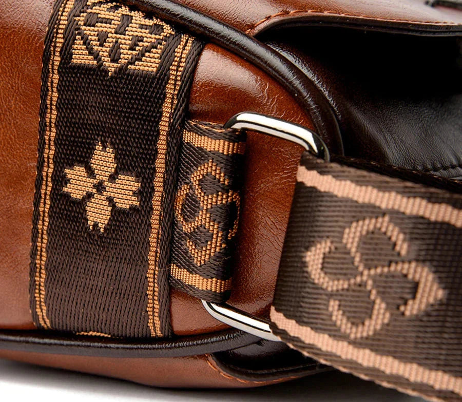 Lilly - Elegant Adjustable Strap Crossbody Bag